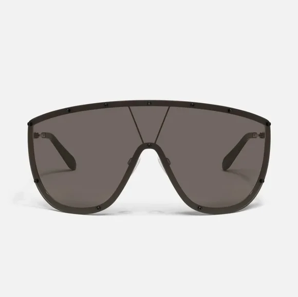 SOLD‼️NEW Quay On Set Sunglasses - Picture 2 of 6